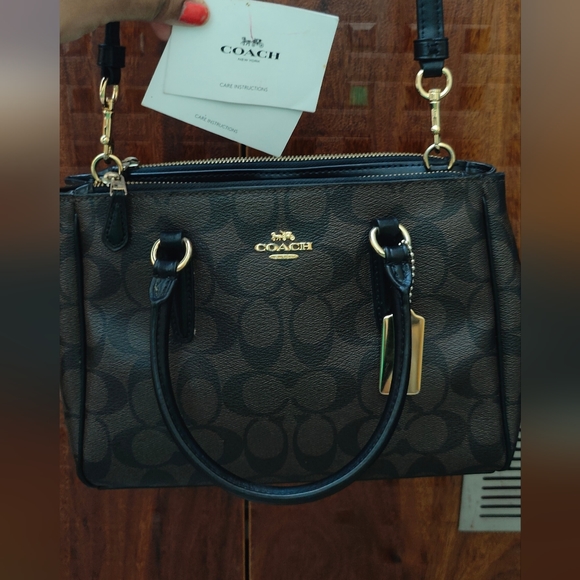 Coach HandBag - Picture 4 of 6